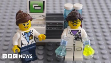 100434146 legoscientists gettyimages.jpg