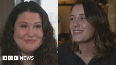 105890949 oilworkers.jpg