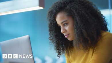 124812786 womanworking 190522.jpg