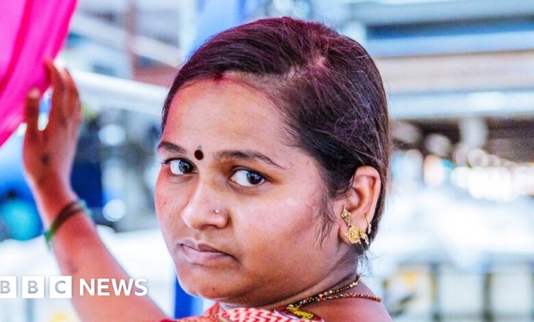 129652029 factorywoman.jpg