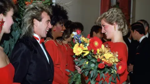 Getty Images American singer Sheila Ferguson alongside Stringfellow meeting Princess Diana