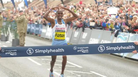 Willl Walker / North News Mo Farah winning the Great North Run