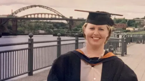 Leanne Cahill Leanne Cahill