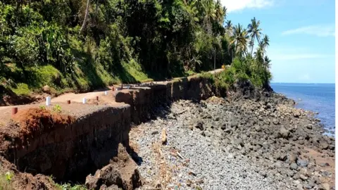 AFrican Development Bank Debris flow from a landslide after Cyclone Kenneth