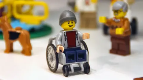PromoBricks Young wheelchair using figurine