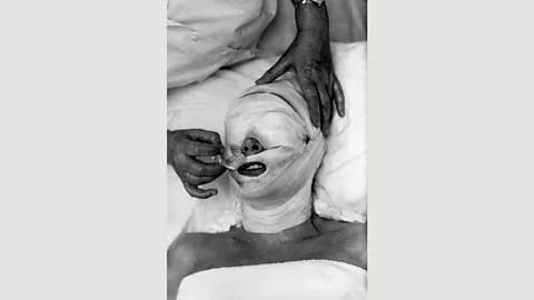 Eve Arnold / Magnum Photos Eve Arnold, Actress Joan Crawford, Los Angeles, 1959 (Credit: Eve Arnold / Magnum Photos)