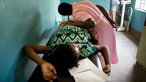 Alamy Limiting time outside on the hottest hours of the day, wearing fewer layers and drinking plenty of water can reduce the risk of heat stress in pregnant women (Credit: Alamy)