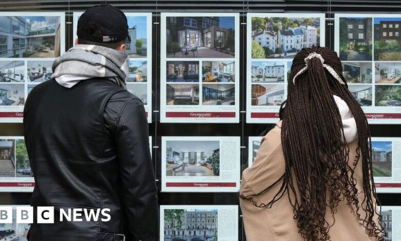 128195133 gettyimages 1243612602.jpg