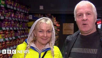 99847817 p05wsxc5.jpg