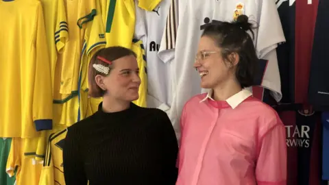 BBC Josefin Eklund from Forza (left) and a trainer from Mensen