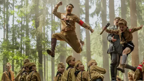 Fox Taika Waititi and Roman Griffin Davis in Jojo Rabbit