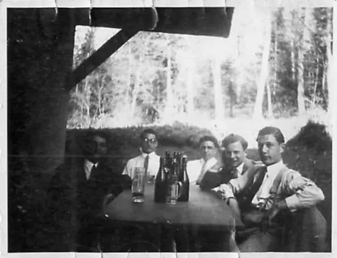 James Strauss The Gunzenhausen beer garden before the pogrom