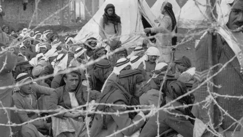 Getty Images Palestinian prisoners in Jenin, 1939