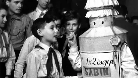 Vaccination campaign in Hungary where children received the oral polio vaccine (Albert B. Sabin Archives)