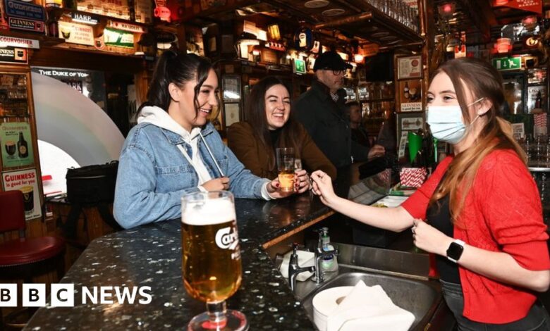 122935782 pubpmaketrjpg.jpg